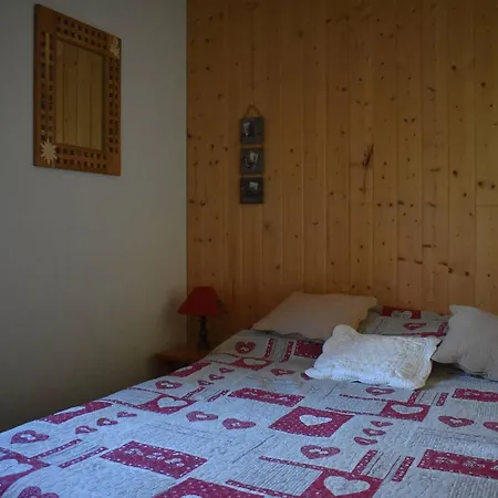 T2 Style Chalet, Expose Sud, Proche Centre Et Telecabines Apartment
